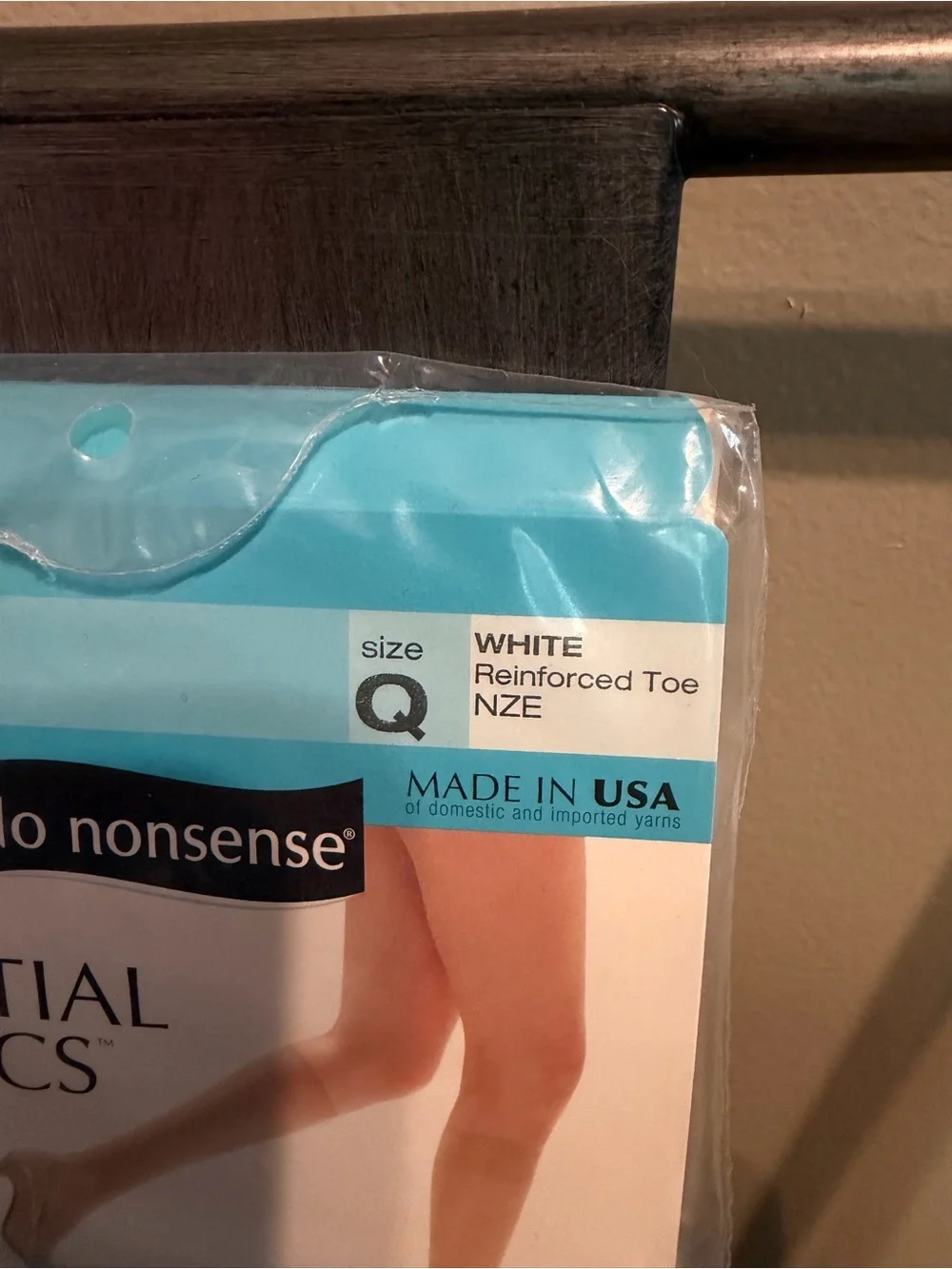 No Nonsense Essential Basics Knee Highs Bundle Sz Q NOS White & Suntan